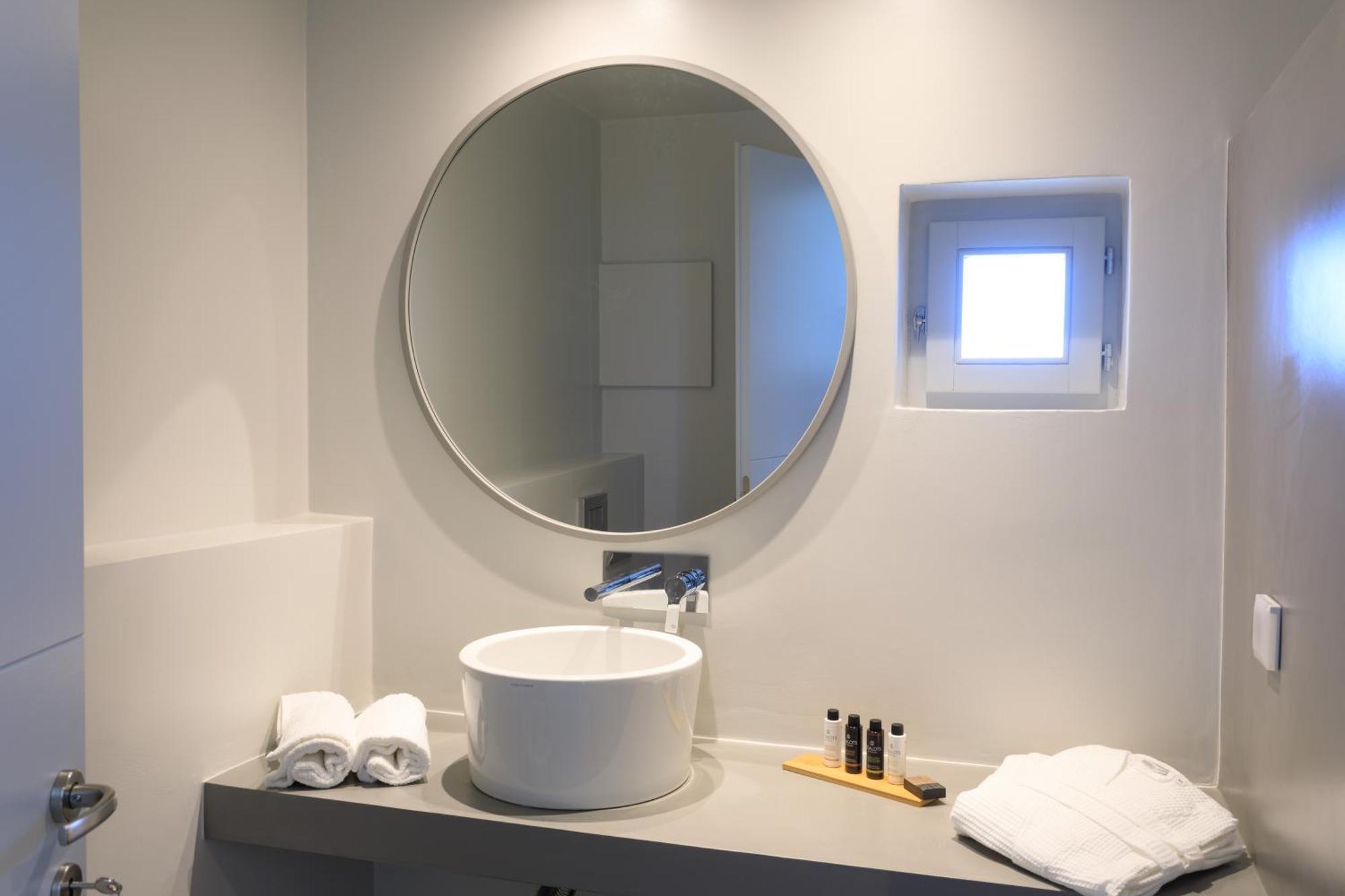 Iliades Luxury Boutique Suites Bací Szoba fotó